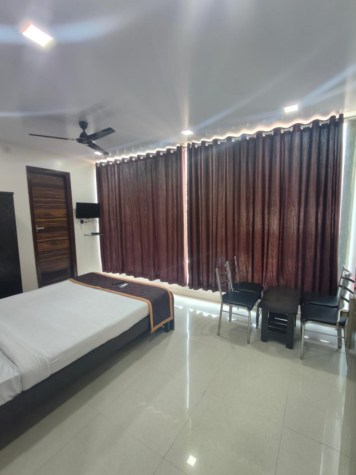 Hotel Golden Arch Bangalore Eksteriør bilde
